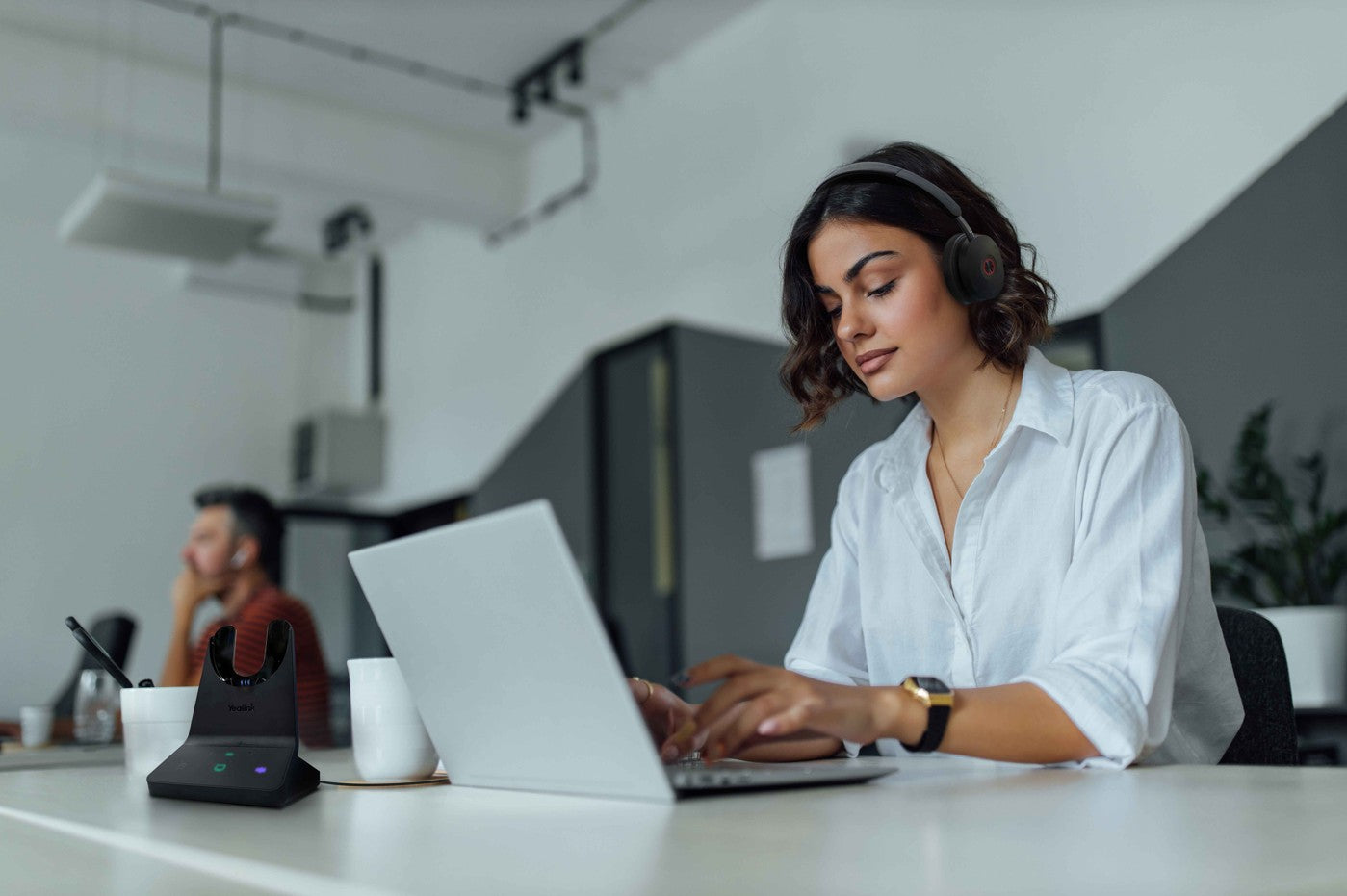 Yealink WH68 Dual UC DECT  Bluetooth Hybrid Wireless Technology, 4-Mic Hybrid ANC, 4-Mic Noise Cancellation, All-Day-Wearing Comfort