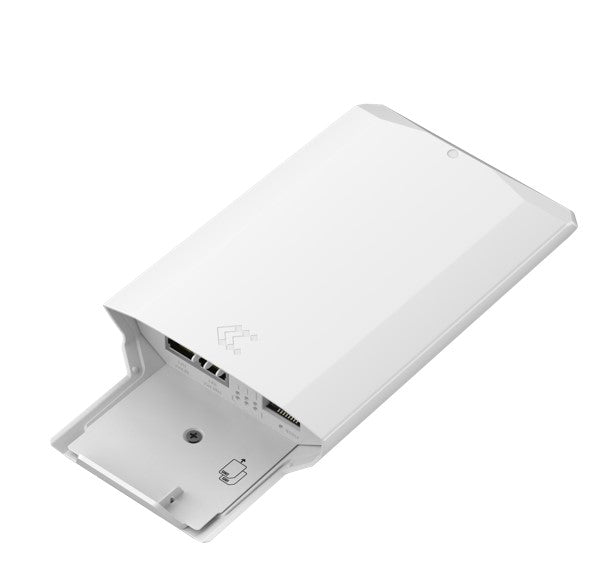 Teltonika Outdoor 5G Router, 5G  4G Cat19, 1xPoE-in and 1xPoE-out port, IP55, eSIM, PSU excluded