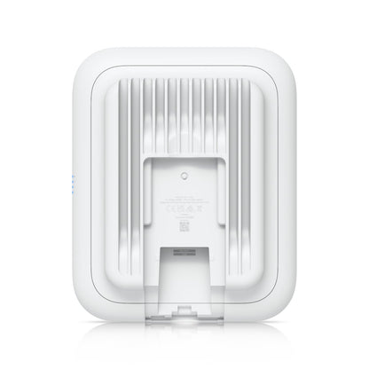Ubiquiti U7 Outdoor, 2Yr Warr, 4 Spatial Streams, 465 m²  Coverage, 200 Devices, PoE Power, 2.5 GbE Uplink, Versatile Wall Pole Mounting