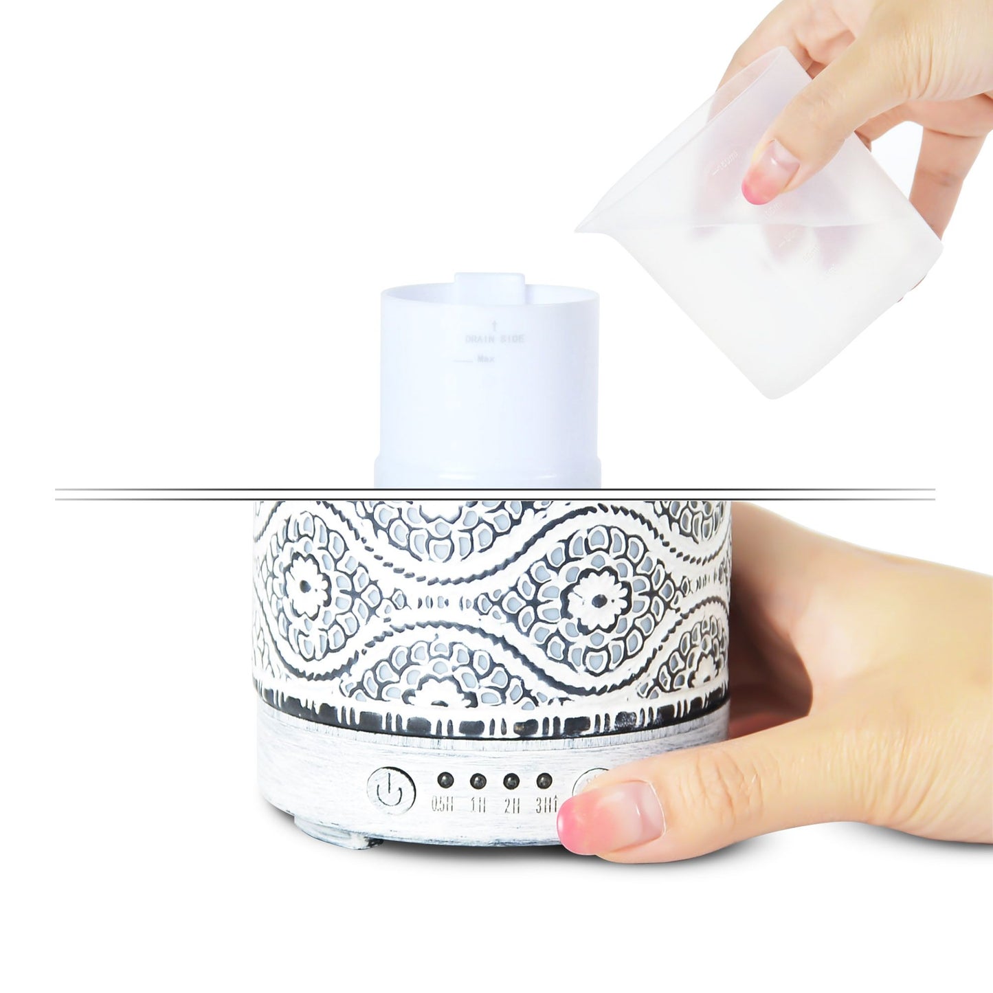 mbeat activiva Metal Essential Oil and Aroma Diffuser-Vintage White -100ml Built-in 7 LED colour changing Auto stop misting Product weight: 0.26 kg